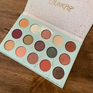 Colourpop all I see is magic palette